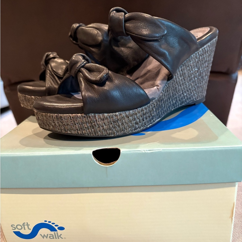 Softwalk Women's Black Wedge Sandals